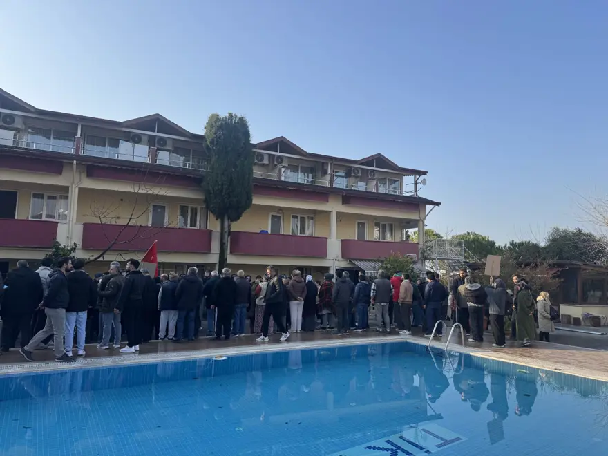 66 pansiyona mühür: Misafirler ayrılmak zorunda kaldı, arbede yaşandı 2