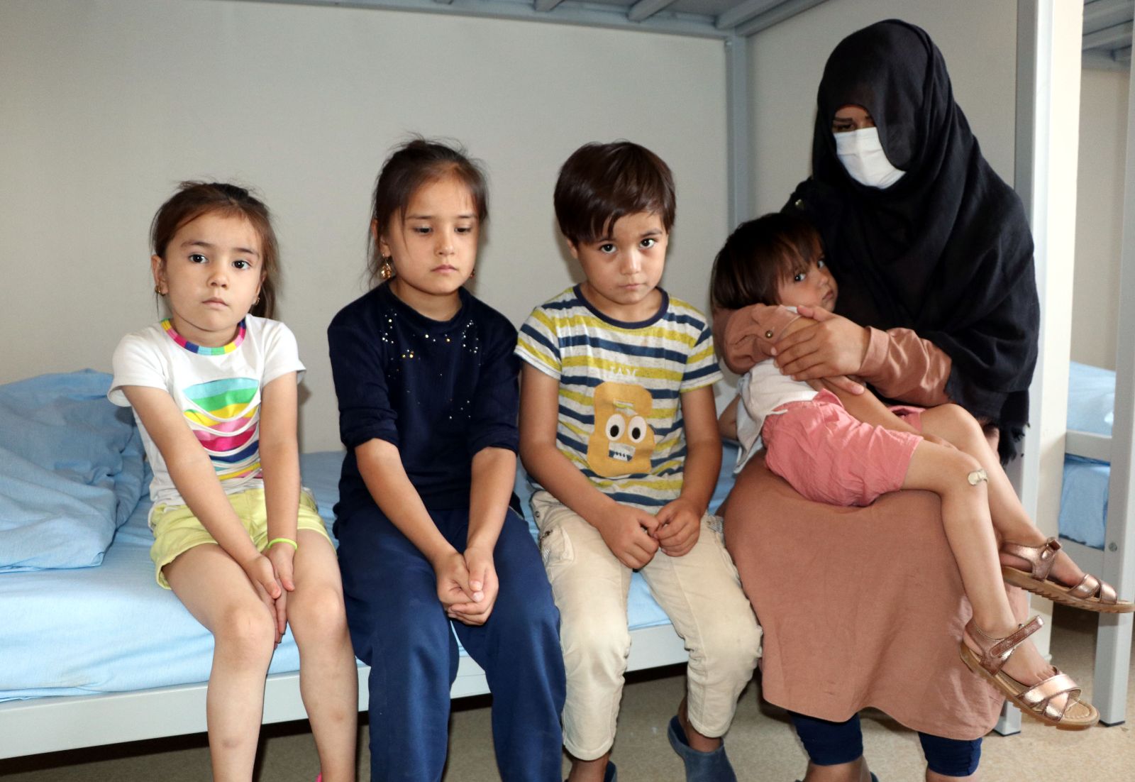 Taliban'dan kaçan Ferzana: Çocuklarımla dağlarda 3 gün aç ve susuz kaldık