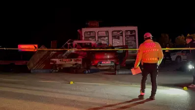 İzmir'de zincirleme kaza: Anne ve oğlu öldü, 4 kişi yaralandı