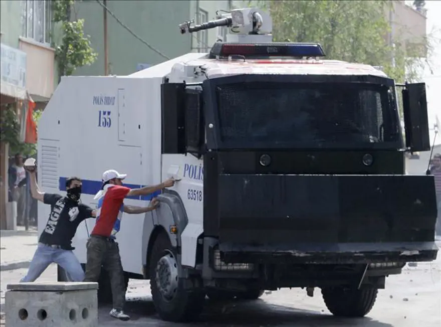 İstanbul'da olaylı yıkım 16