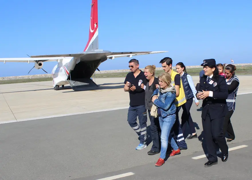 DAEŞ roketinin patlaması sonucu şehit olan polis son yolculuğuna uğurlandı 2