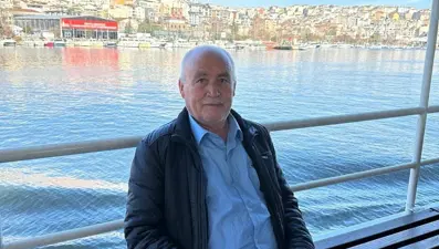 Yolun karşısına geçmeye çalışan adam öldü