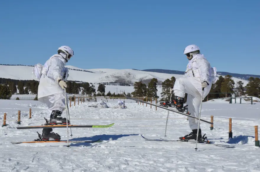 Komandoların 2 bin 200 metre rakımda, eksi 25 derecede zorlueğitimi 21 Komandoların 2 bin 200 metre rakımda, eksi 25 derecede zorlueğitimi 21