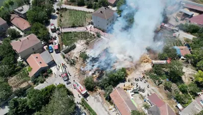 Arnavutköy'de yangın: Saman balyaları küle döndü