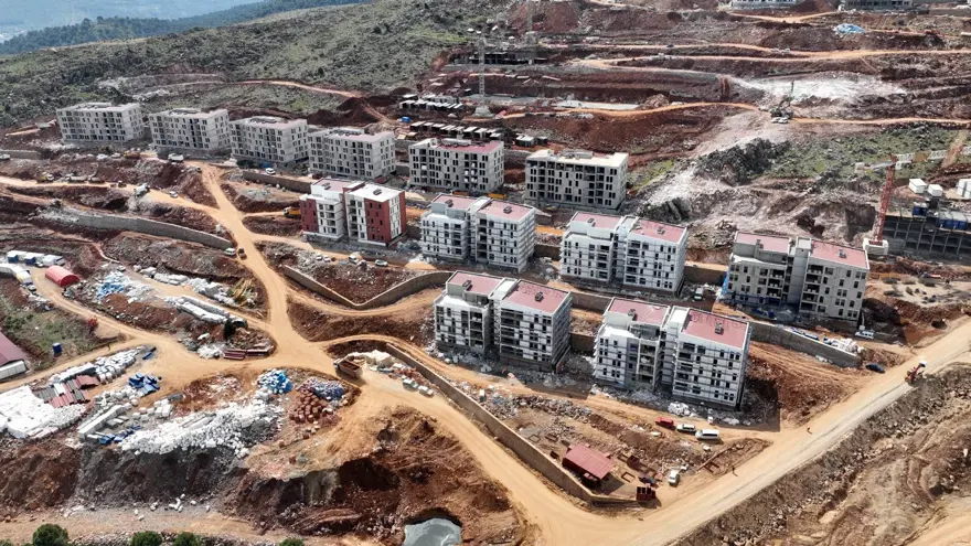 Kahramanmaraş'ta 15 bin 980, Malatya'da 7 bin 881 konut teslim edildi 18 Kahramanmaraş'ta 15 bin 980, Malatya'da 7 bin 881 konut teslim edildi 18