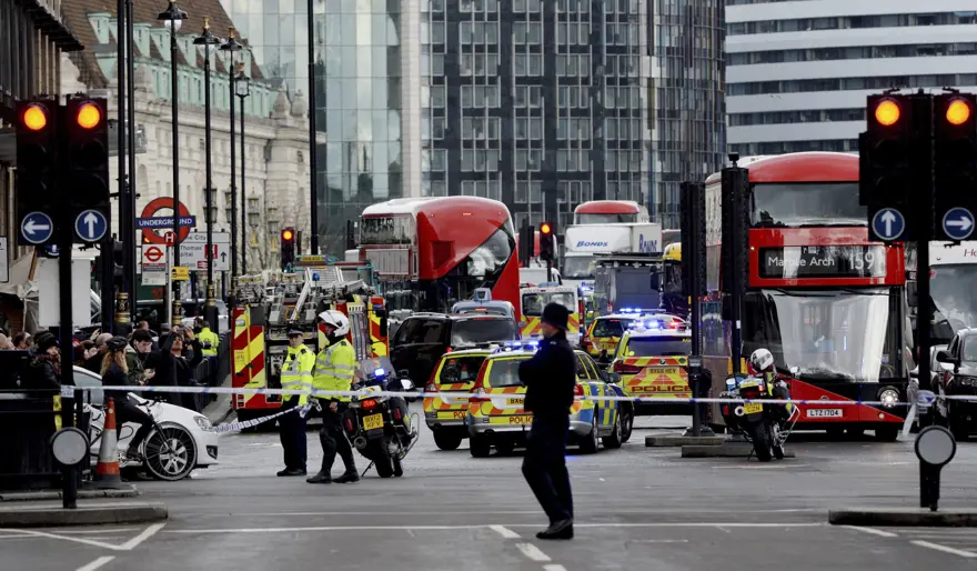 Londra'da silah sesleri (Olay yerinden ilk kareler) 19