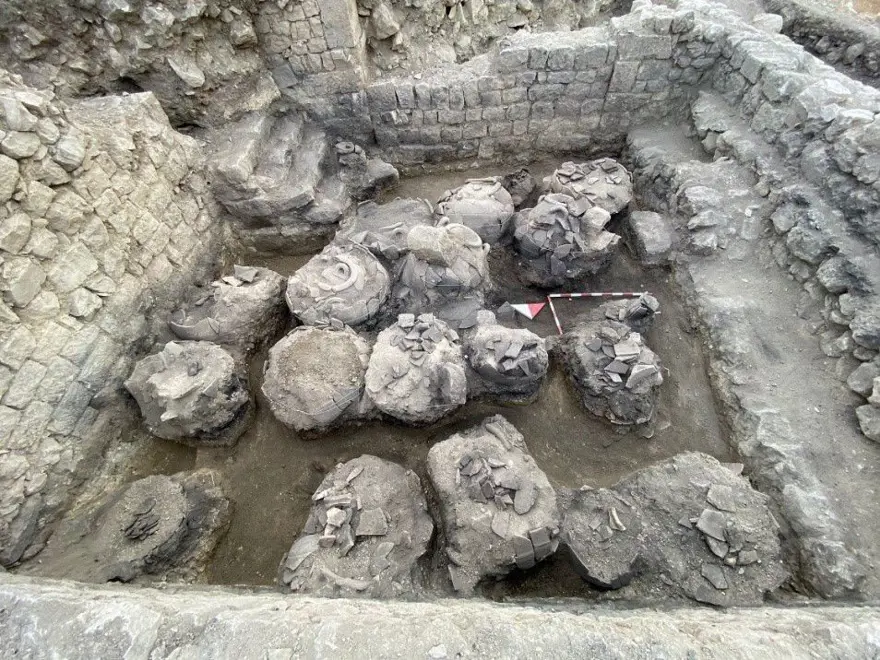 Bin 300 yıllık bezemeli arpa ekmekleri 3