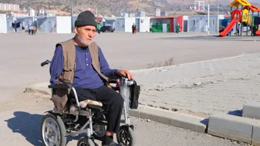 Depremde kolunu ve bacağını  kaybeden 70 yaşındaki yaşlı adamın sözleri yürek yaktı