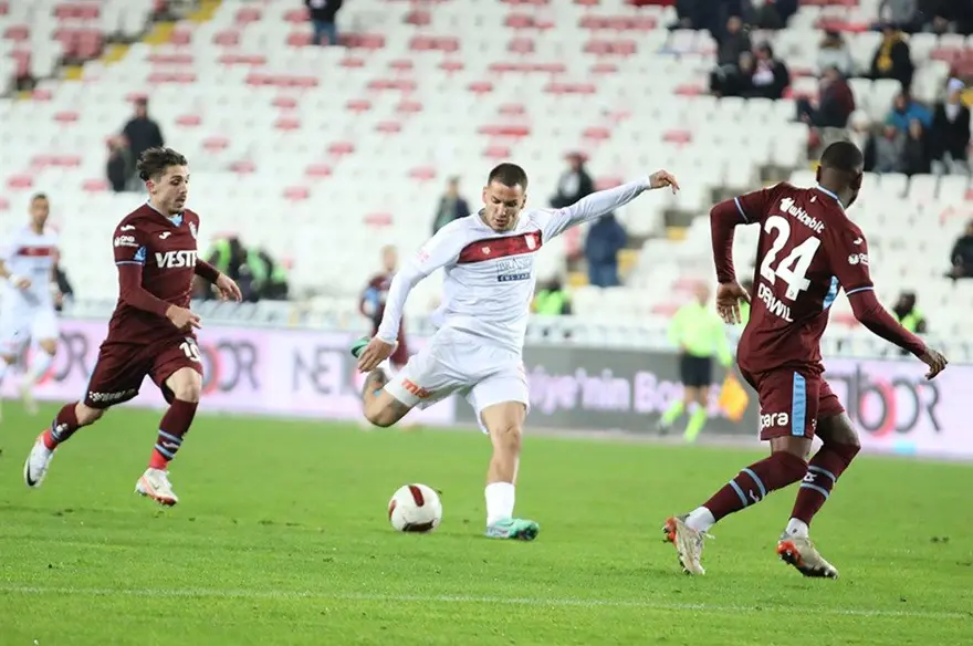 3 - Rey Manaj (Sivasspor) 18 gol 9