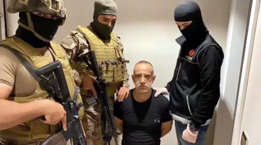 TÜRKİYE GRUBUNUN LİDERİ HAKAN AYIK 3 TÜRKİYE GRUBUNUN LİDERİ HAKAN AYIK 3