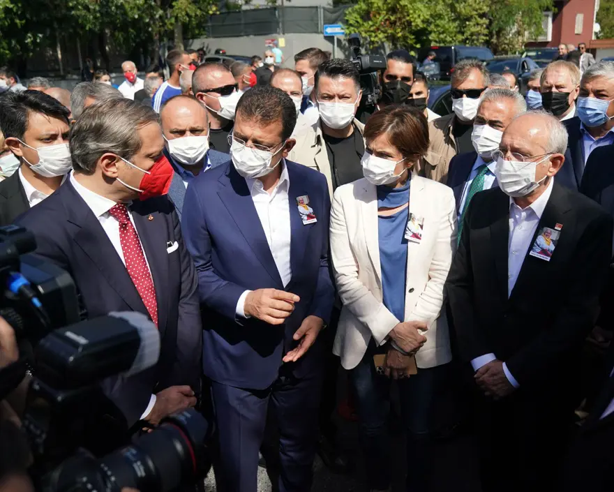 Duygun Yarsuvat son yolculuğuna uğurlandı 9