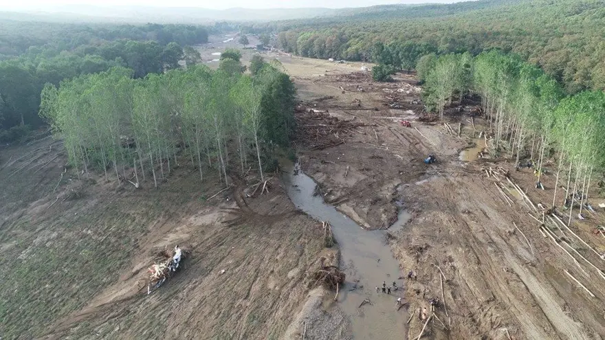BAYRAK: GÖLET KAÇAK YAPILMIŞ 6