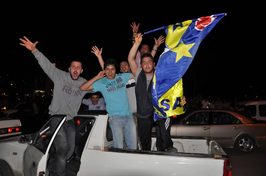 Her yer sarı lacivert 34