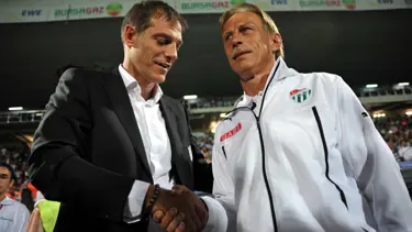 Bilic saygıyla eğildi