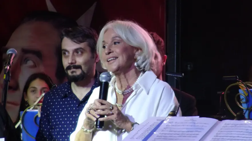 Barış Manço'nun 50 yıl önce bestelediği "2023 Marşı" sahneye taşındı 3