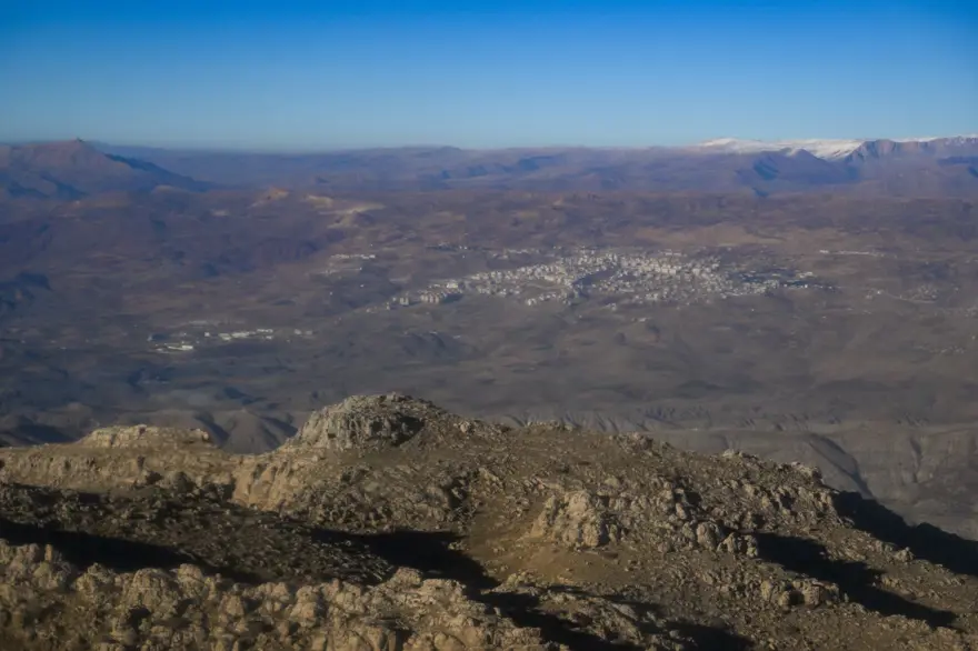 Gabar Dağı'ndaki petrol üretim çalışmaları havadan görüntülendi 4 Gabar Dağı'ndaki petrol üretim çalışmaları havadan görüntülendi 4