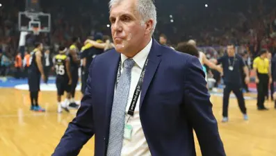 Fenerbahçe Kulübü: Sarı kırmızılı bir taraftar Obradovic'e tükürdü