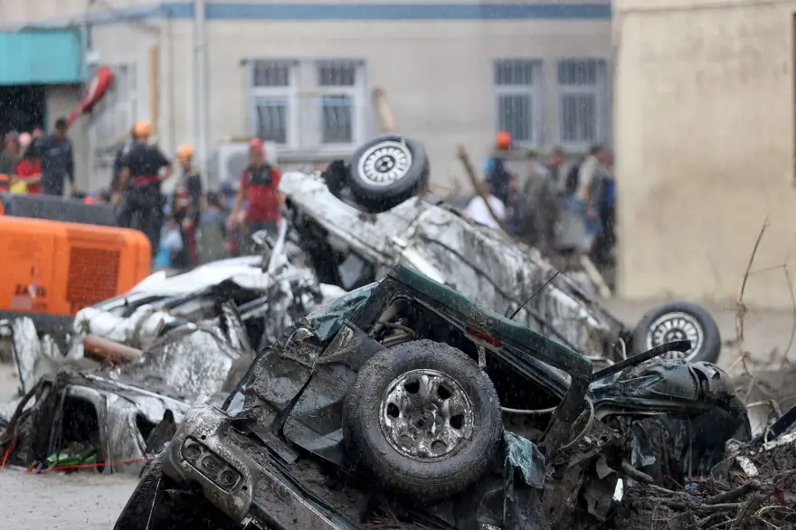 Bozkurt'ta sel sonrası araç mezarlığı 1