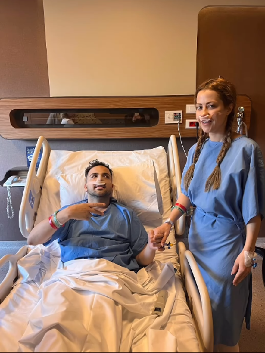 Şarkıcı Derya Uluğ'a romantik doğum günü kutlaması 