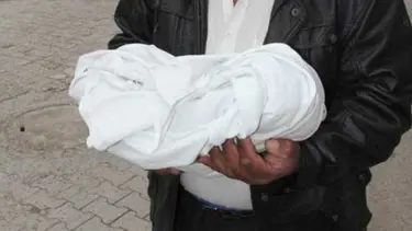 Mezarlıkta bebek cesedi bulundu