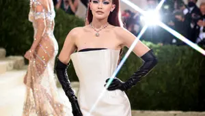 Gigi Hadid defile gelirlerini Ukrayna ve Filistin'e bağışlayacak