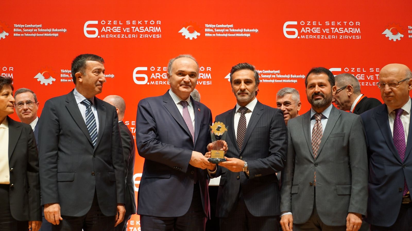 Temsa'ya Ar-Ge ve Tasarım Zirvesi otomotiv kategorisi ödülü