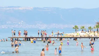 Mavi bayraklı plajlara akın