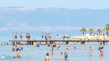 Mavi bayraklı plajlara akın