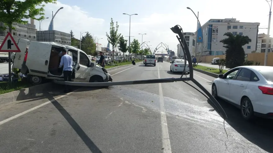 Malatya'da 5 araç birbirine girdi: 3 kilometrelik kuyruk oluştu 2