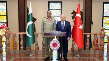 Bakan Güler, Pakistan Genelkurmay Başkanı Mirza ile görüştü