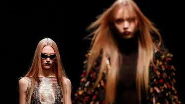 Prada, Versace'yi satın alıyor