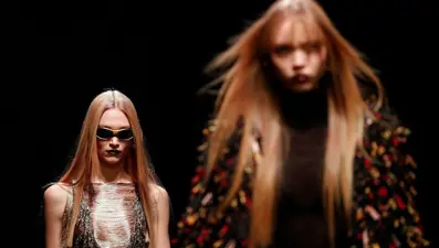 Prada, Versace'yi satın alıyor