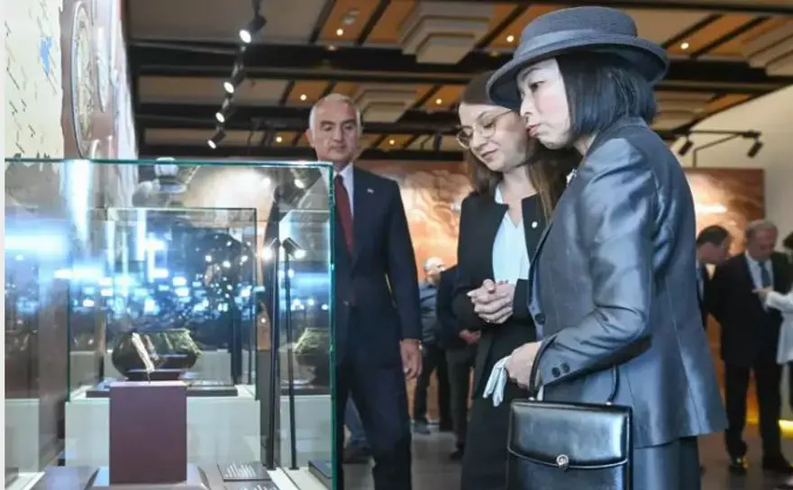 Sosyal medya Japonya Prensesi Akiko Mikasa’nın Türk Bayraklı ojesini konuşuyor 3