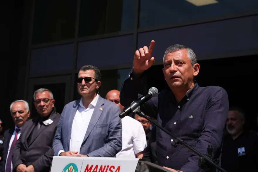 ÖZGÜR ÖZEL GÖZYAŞLARINI TUTAMADI 5