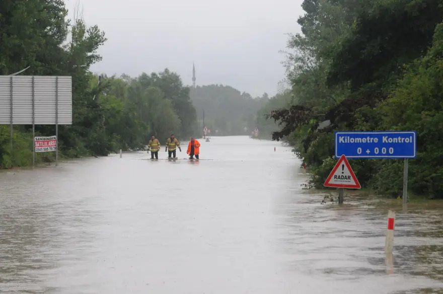 Batı Karadeniz'i yine sel vurdu 42