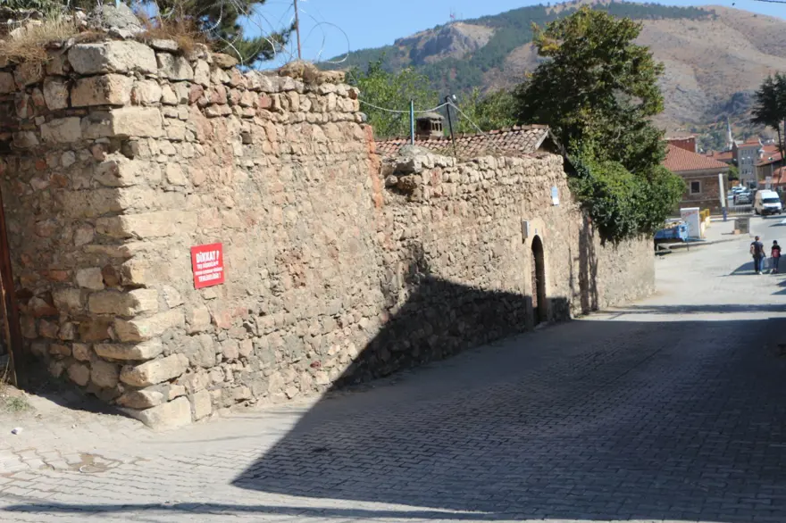 Tarihi han 6,5 milyon TL'ye satılığa çıkarıldı 2