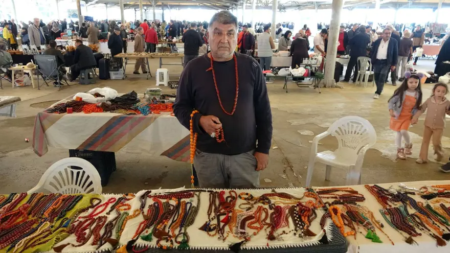 30 yıldır şehir şehir dolaşarak tespih satıyor 1 30 yıldır şehir şehir dolaşarak tespih satıyor 1