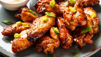 Ağız sulandıran tat: Şipşak hazırlanan fırında tavuk tarifi, bir kere deneyen bir daha vazgeçemiyor