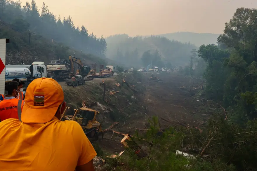 Cumhurbaşkanı Erdoğan: Marmaris'teki orman yangını büyük oranda kontrol altında 77