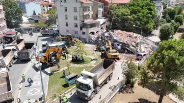 Sındırgı'dan son rapor: 831 yapı ağır hasarlı ya da yıkık