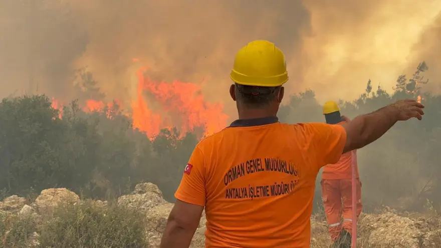BAKAN YUMAKLI: ESKİŞEHİR YANGINI KONTROL ALTINDA 