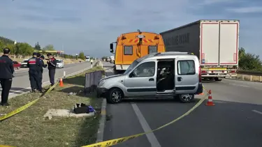 Amasya'da kamyon ile hafif ticari araç çarpıştı: 4 ölü