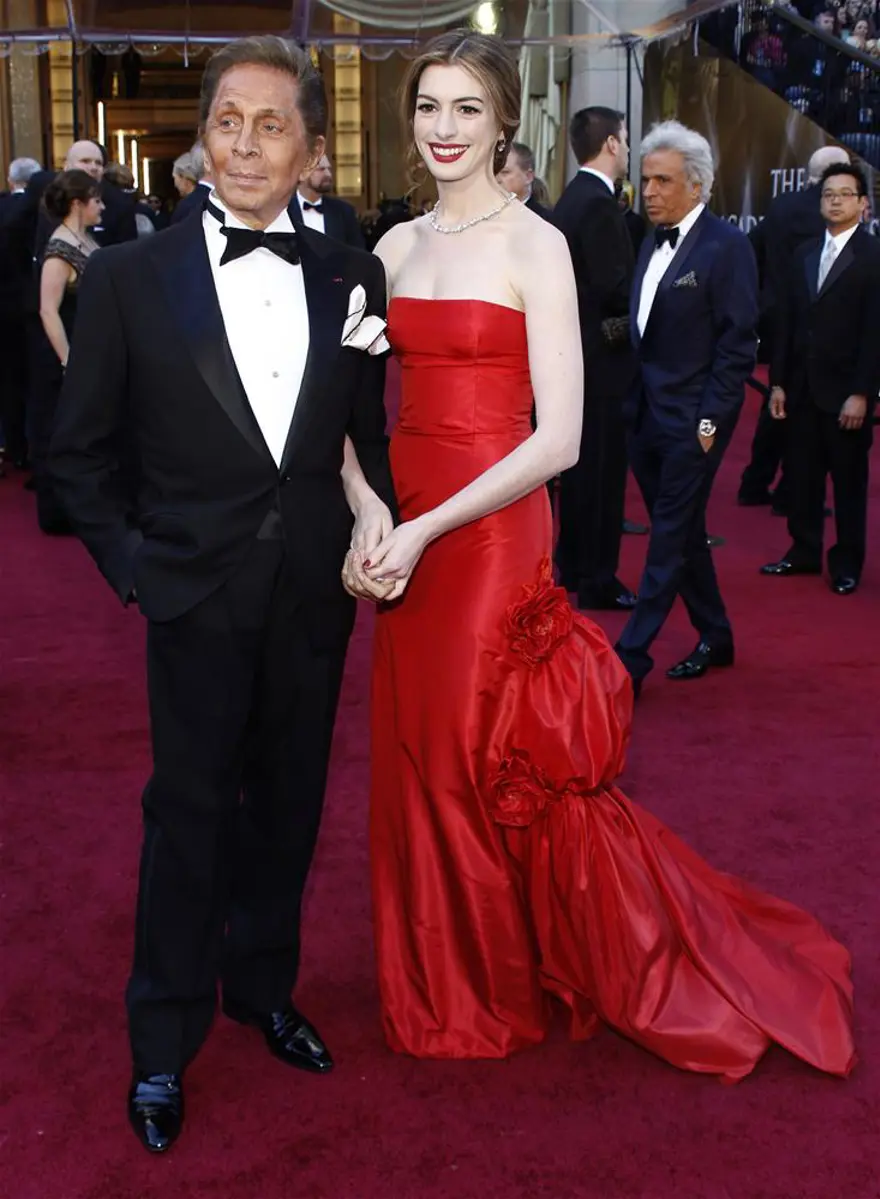 Anne Hathaway, Valentino 125 Anne Hathaway, Valentino 125