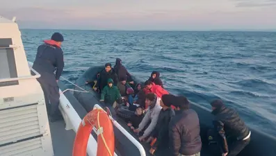 Ayvalık açıklarında 31 kaçak göçmen kurtarıldı