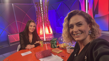 Sakla Beni'nin yıldızları Şenay Gürler ve Ceyda Düvenci bir arada