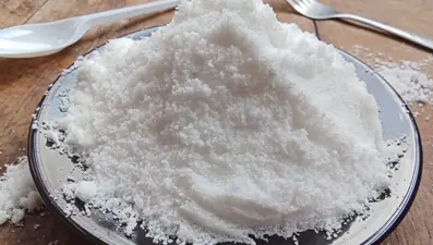 Buzdolabına tuz dökünce bakın ne oluyor? Bu etkisini çok az kişi biliyordu