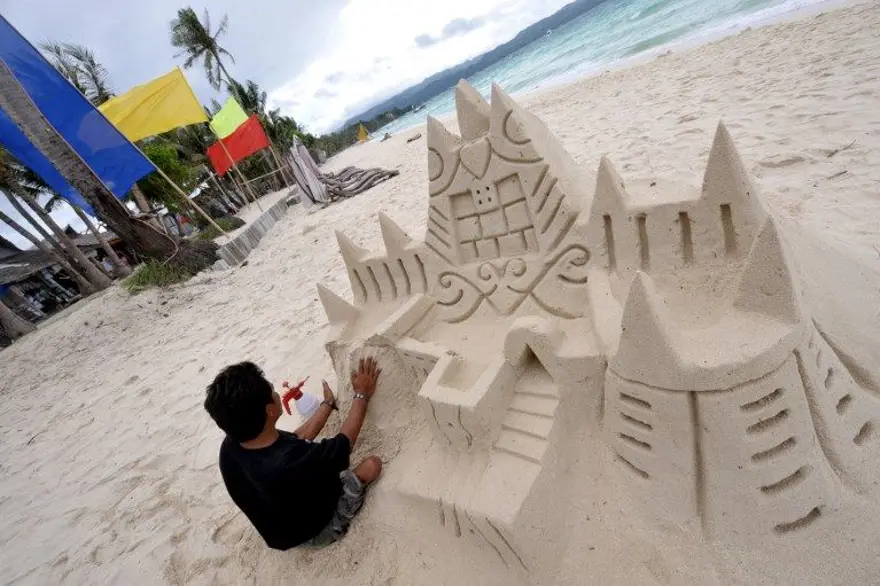 Filipinler 1 milyar dolar gelir getiren turistik adayı kapattı 9