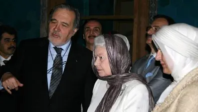 Bursa'da mihmandarıydı: İlber Ortaylı Kraliçe Elizabeth'i anlattı