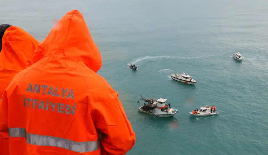 Antalya’da falezlere düşen araç: Gelişmiş cihazlar bir noktada sinyal verdi Antalya’da falezlere düşen araç: Gelişmiş cihazlar bir noktada sinyal verdi