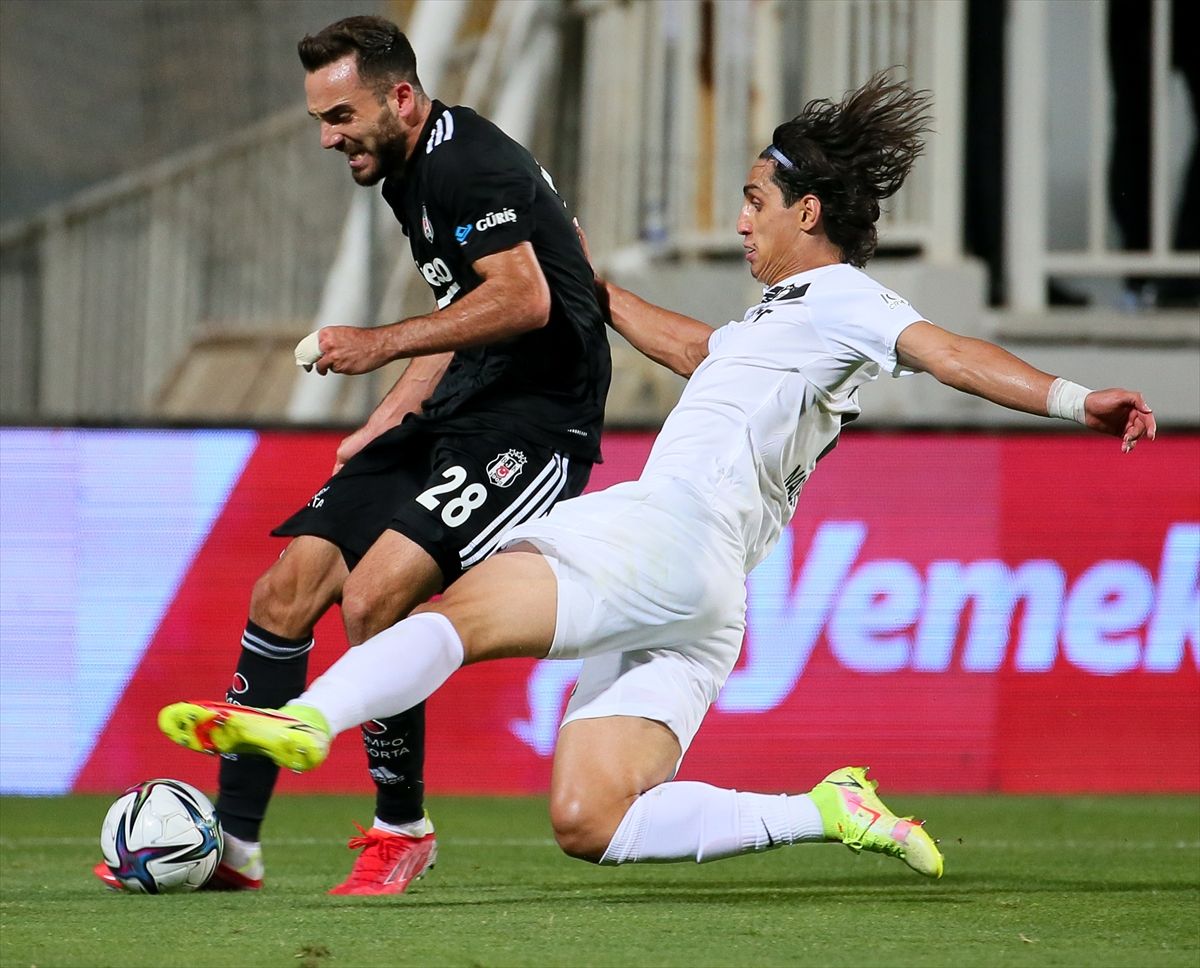 Beşiktaş zirveyi kaybetti (Altay-Beşiktaş)
